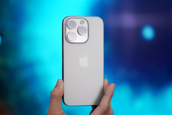 iOS 18已经正式亮相 并且推送了首个开发者预览版